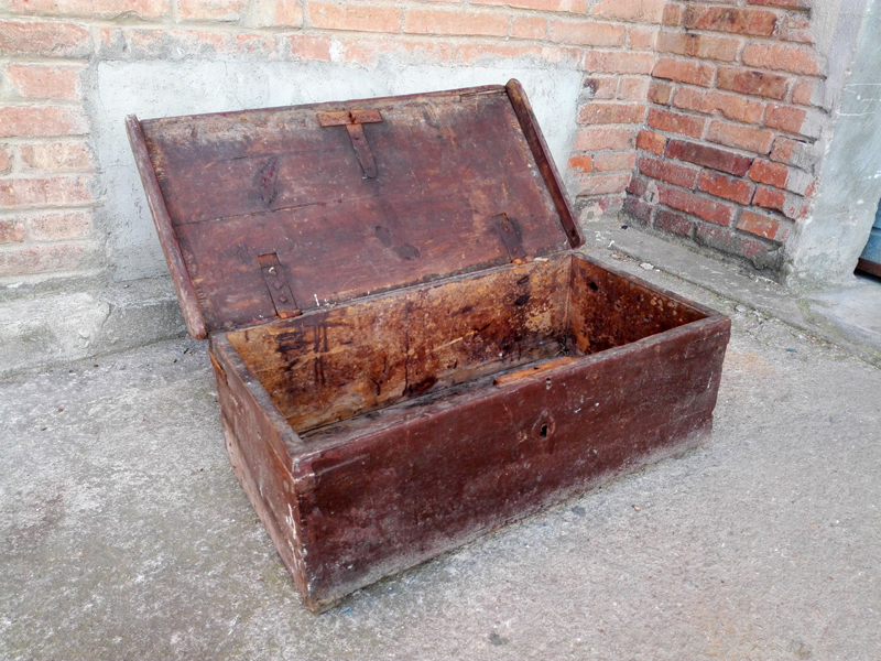 baul caja cerradura madera 27x75x38 1u